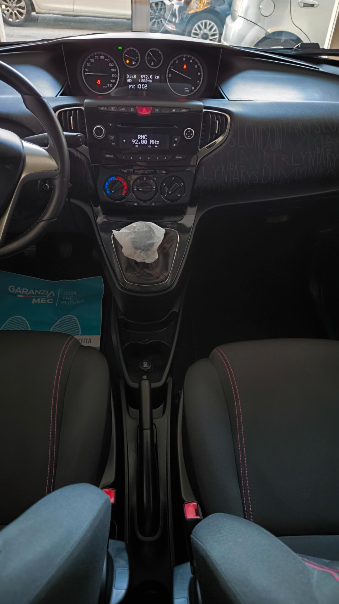 Lancia Ypsilon 1.2 69 CV 5 porte Gold Paris