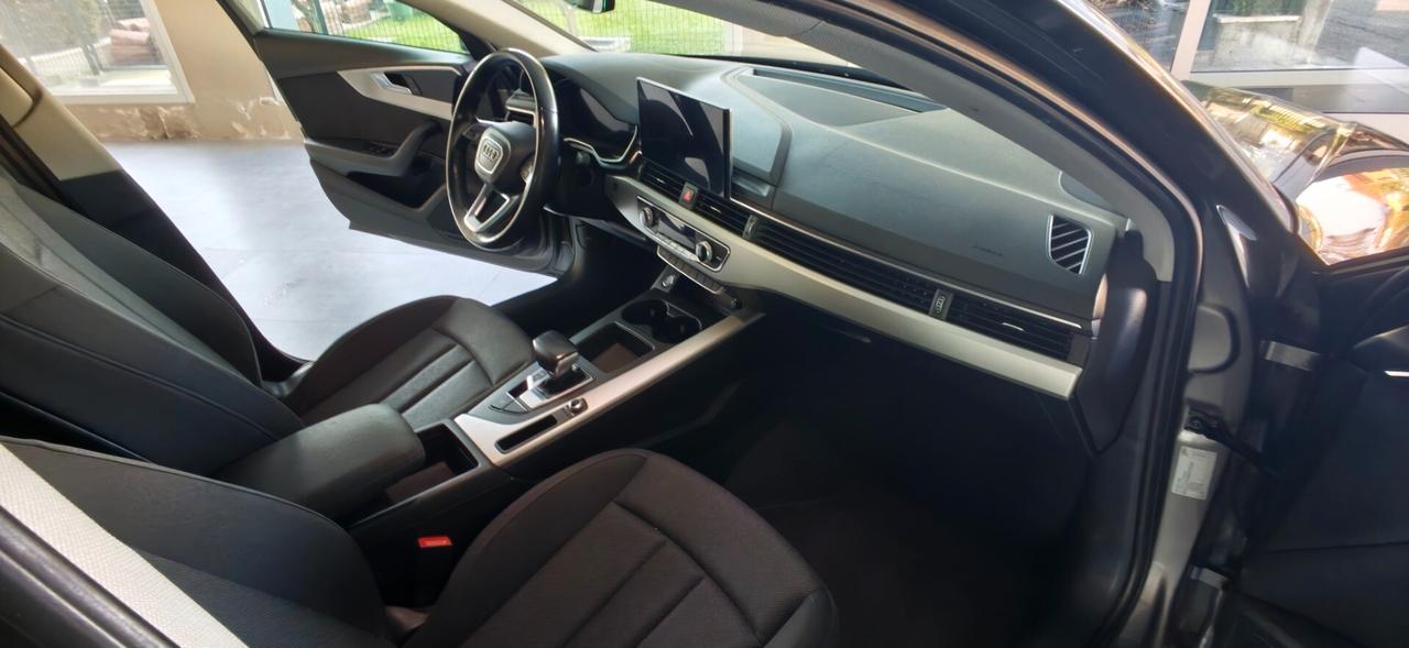 Audi A4 Avant 30 TDI/136 CV S tronic