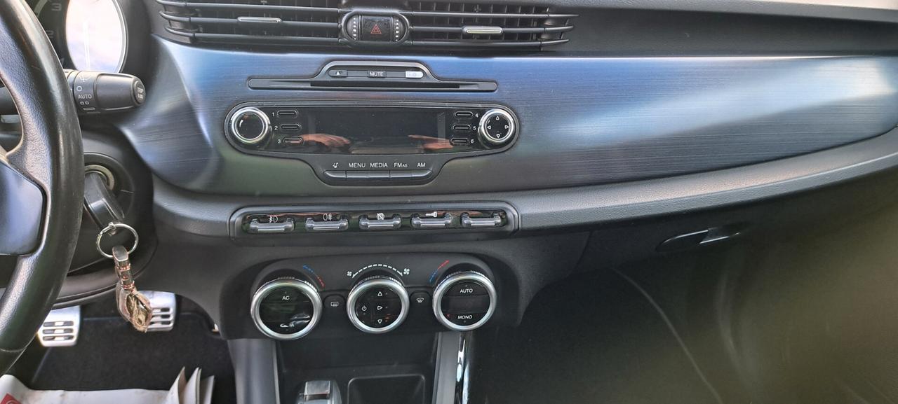 Alfa Romeo Giulietta 2.0 JTDm-2 140 CV Distinctive