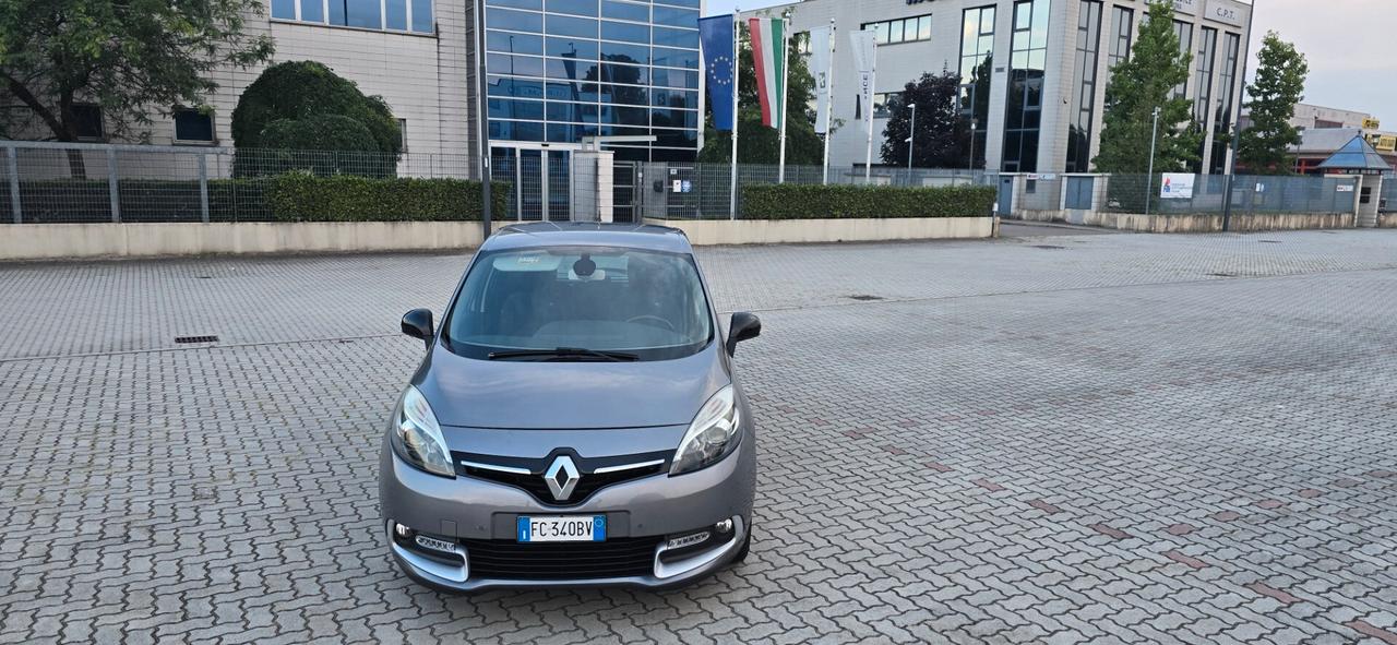 Renault Scenic Scénic XMod dCi 110 CV EDC Limited