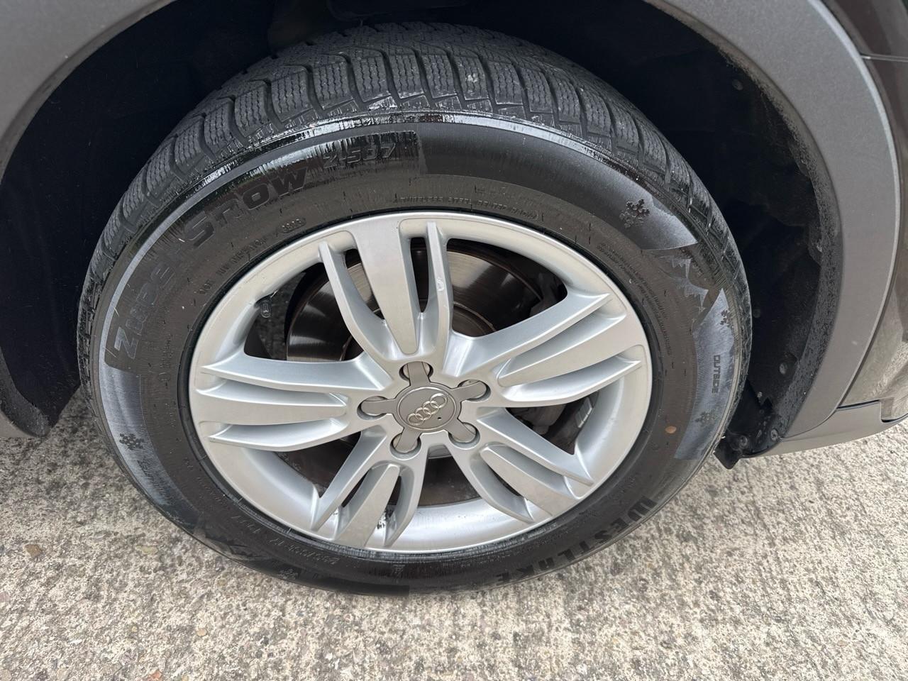 Audi Q3 2.0 TDI 120 CV Business SI PERMUTE