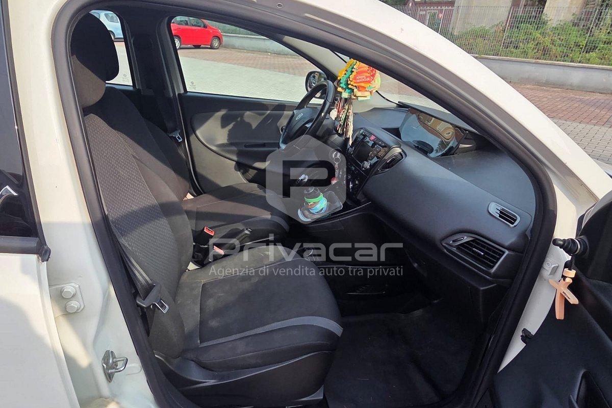 LANCIA Ypsilon 1.2 69 CV 5 porte Silver