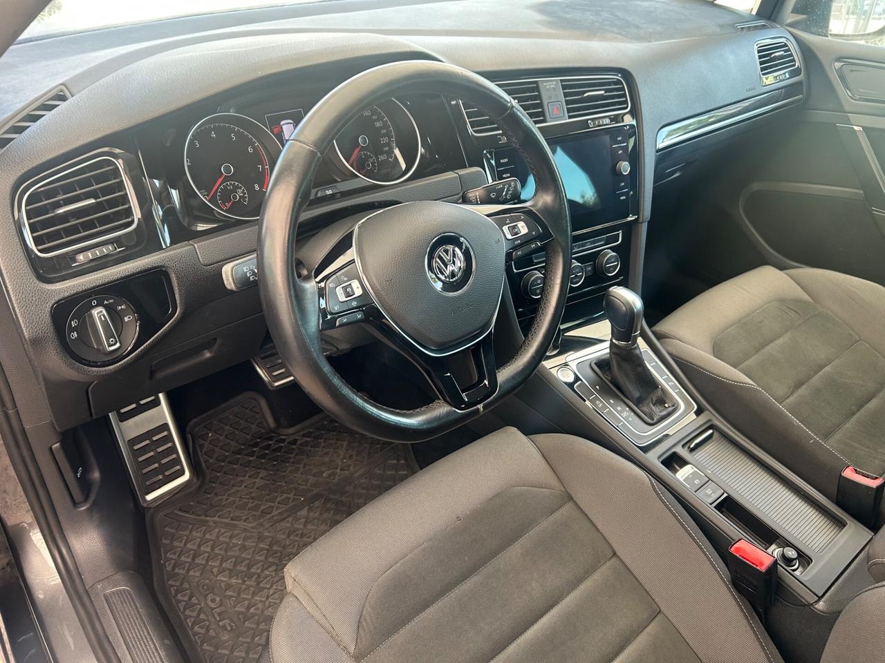 Volkswagen Golf - 2019 1.5 TGI DSG 130 CV