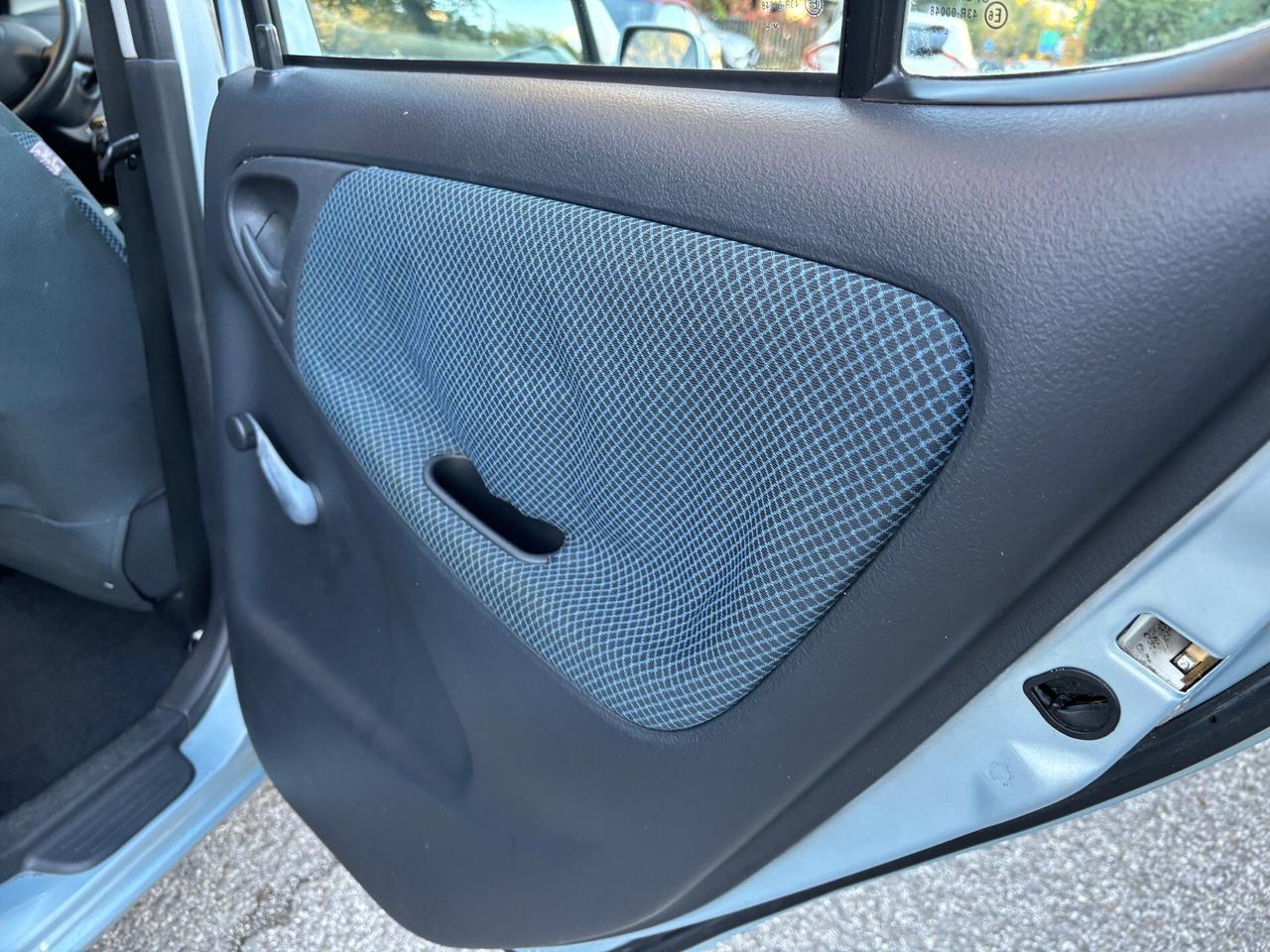 Toyota Yaris 1.0 5 porte OK NEOPATENTATI