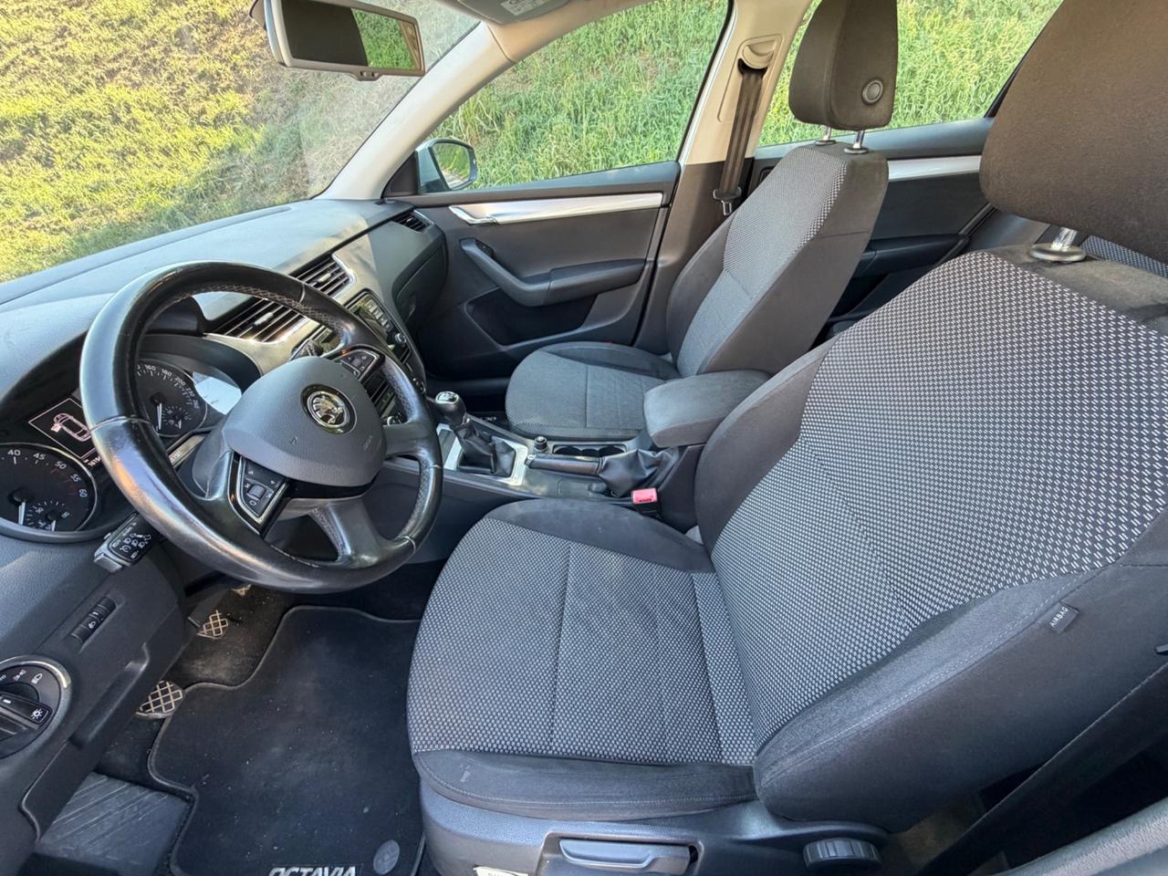 Skoda Octavia 1.6 TDI CR 105 CV Ambition
