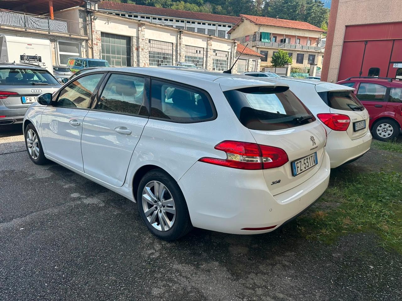 Peugeot 308 BlueHDi 100 S&S SW Business
