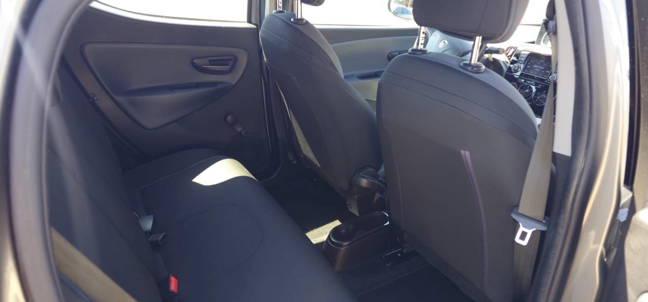Lancia Ypsilon 1.2 69 CV 5 porte Gold