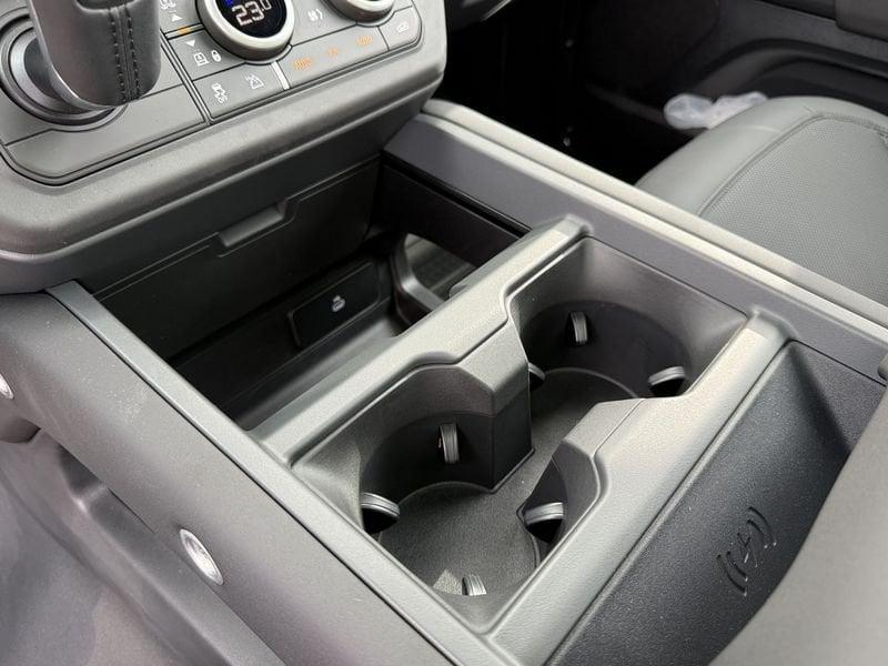 Land Rover Defender D250 AWD Auto 110 X-Dynamic SE