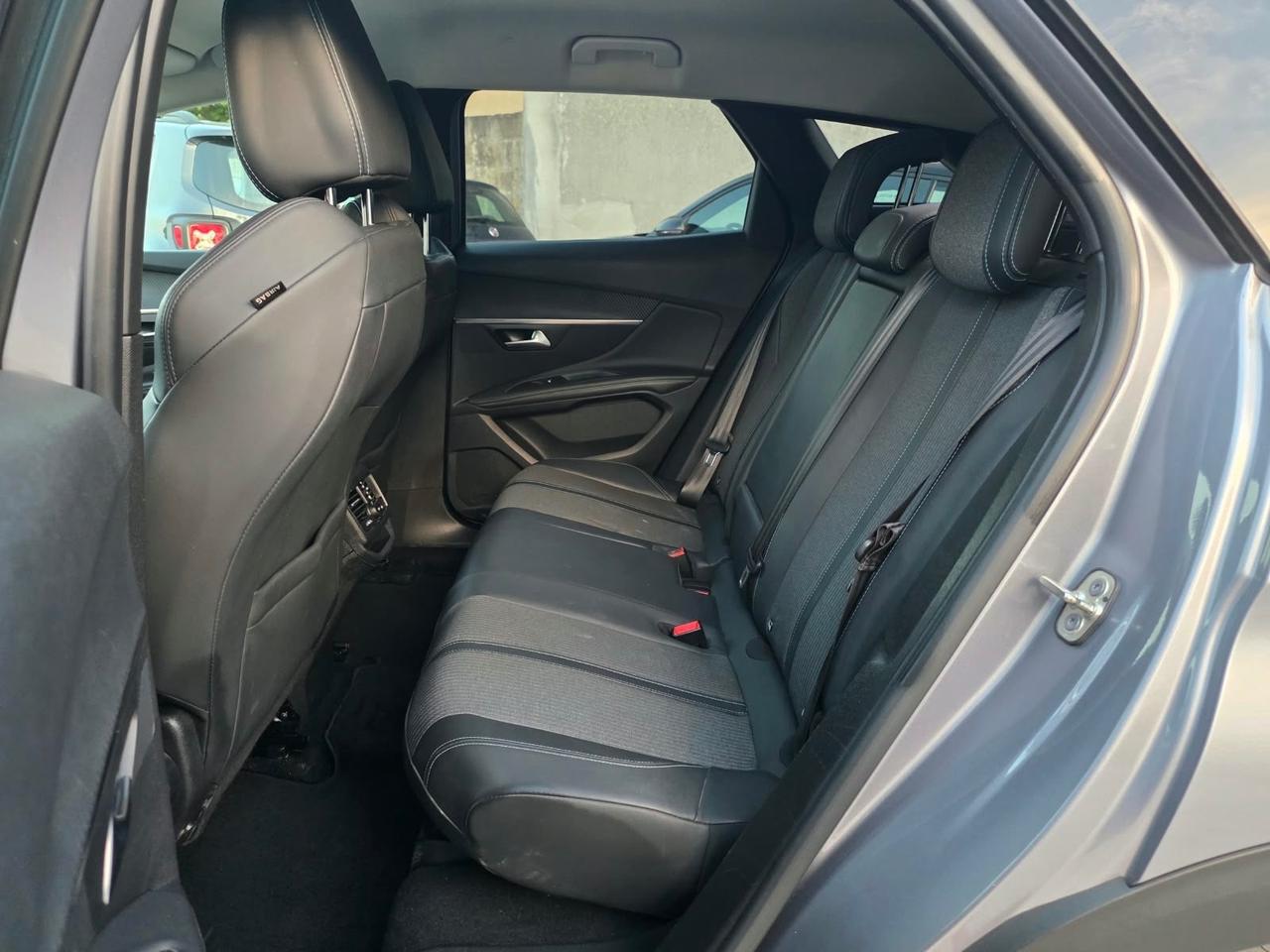 Peugeot 3008 BlueHDi 130 S&S EAT8 Allure Pack