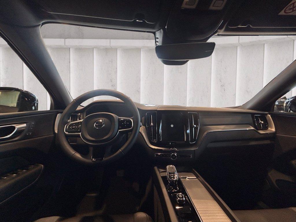VOLVO XC60 2.0 b4 Plus Dark awd auto del 2025