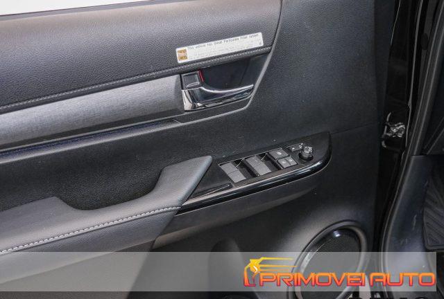 TOYOTA Hilux 2.8 D-4D A/T 4WD 4 porte Double Cab Invincible