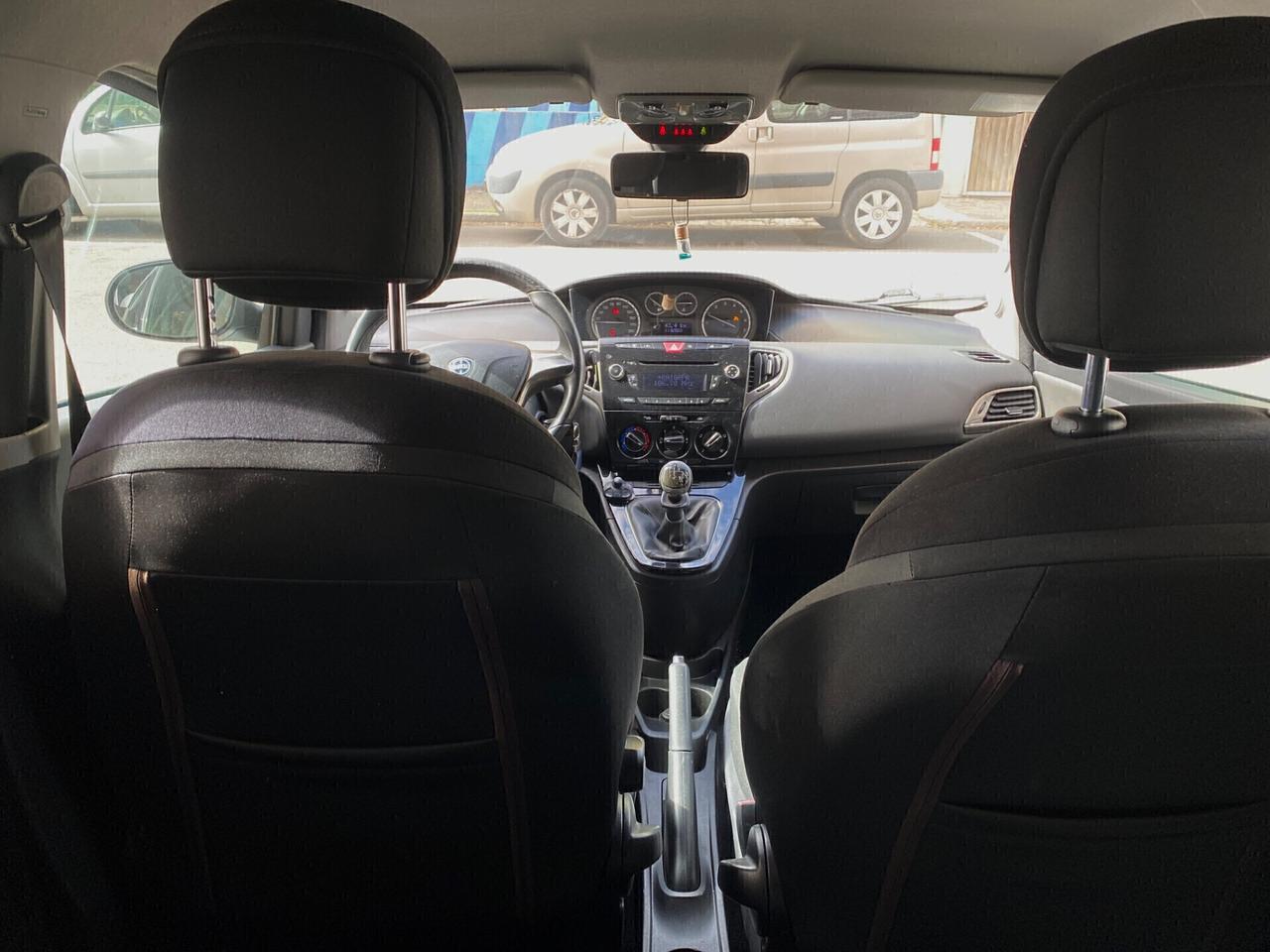 Lancia Ypsilon 1.2 69 CV 5 porte S&S Silver