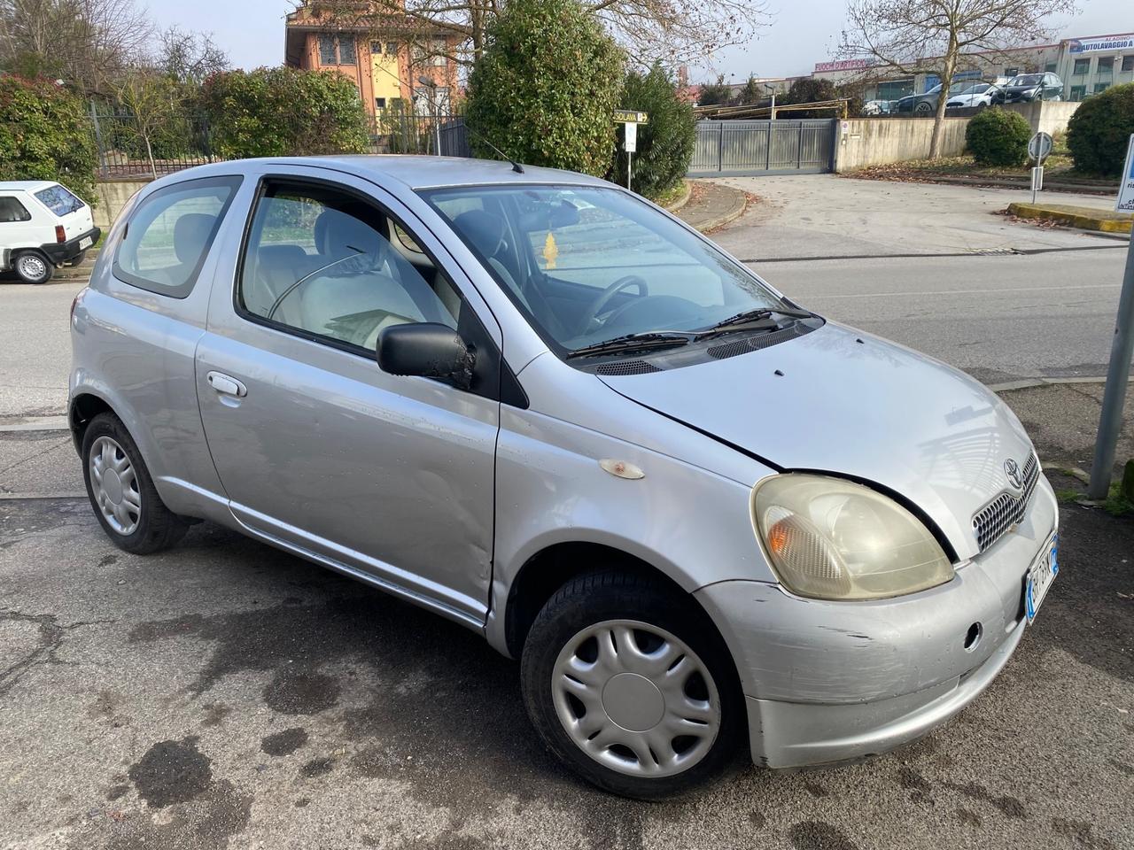 Toyota Yaris 1.0i 16V cat 3 porte