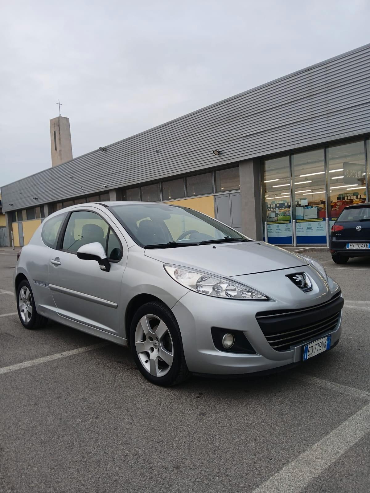 Peugeot 207 1.4 HDi 70CV 5p. ONE Line