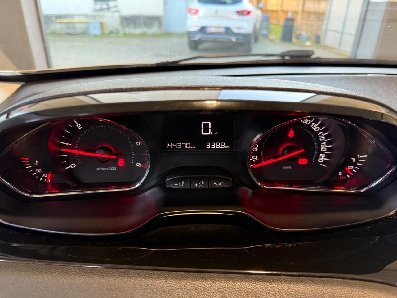 Peugeot 208 1.4 HDi 68 CV 5 porte Active UNICOPROP CINGHIA FATTA