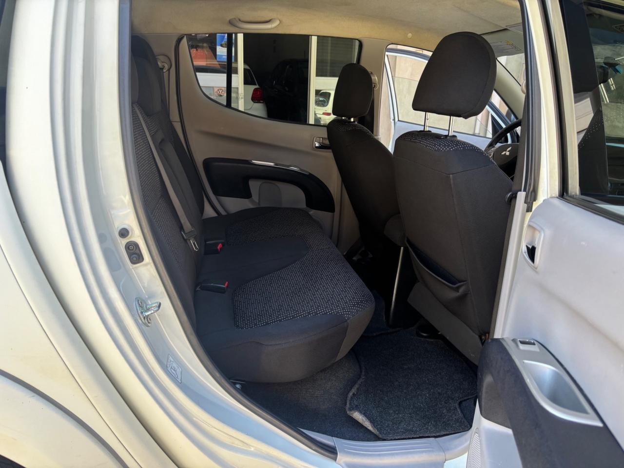 Mitsubishi L200 2.5 DI-D/136CV DC Invite Plus