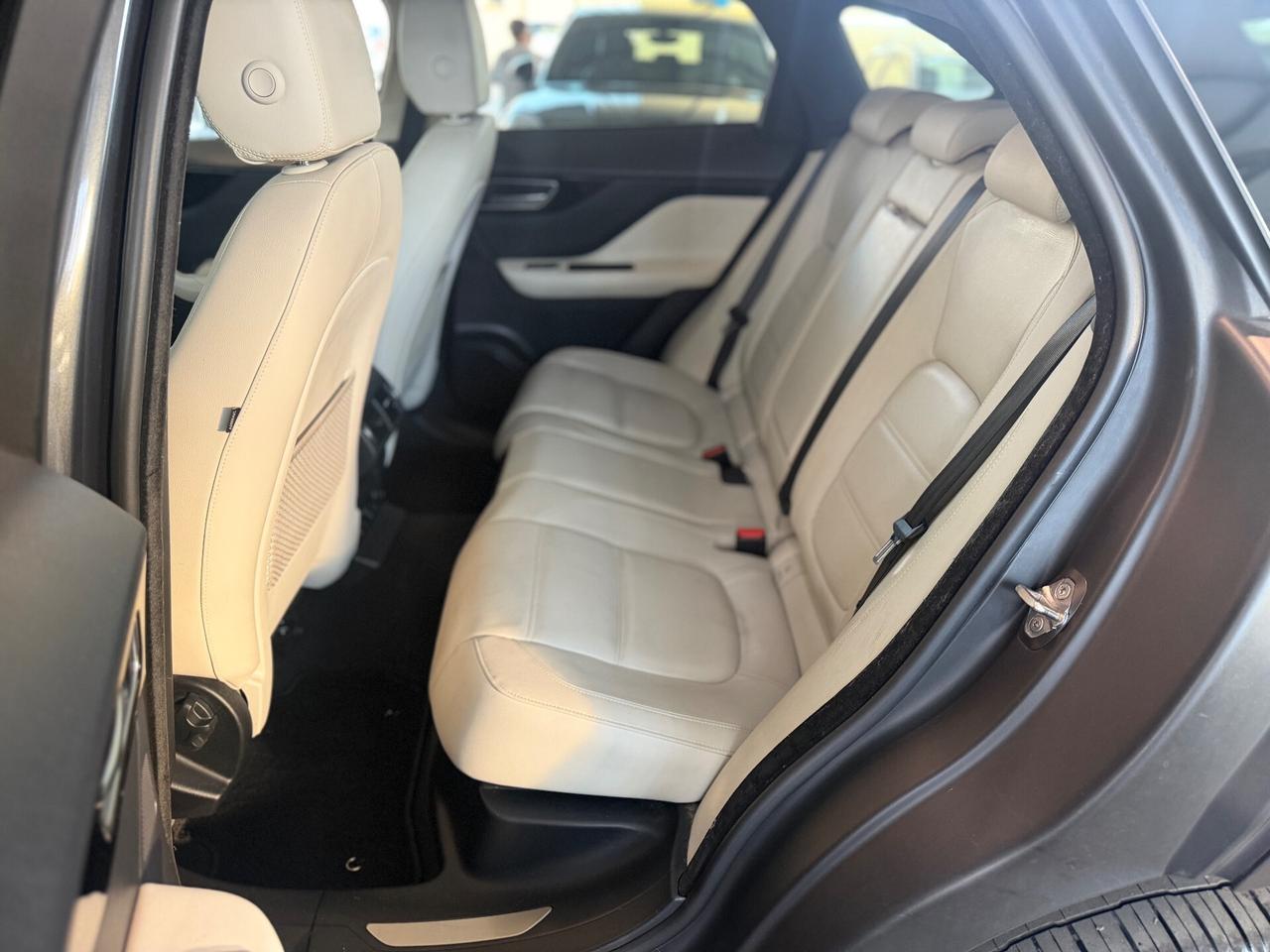 Jaguar F-Pace 2.0 D 180 CV AWD aut. Pure