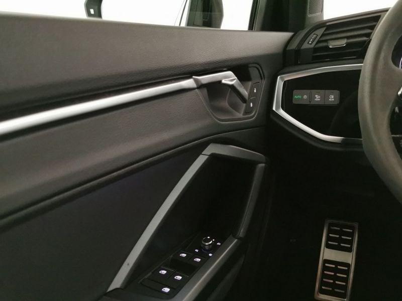 Audi Q3 RS 2.5 quattro s-tronic