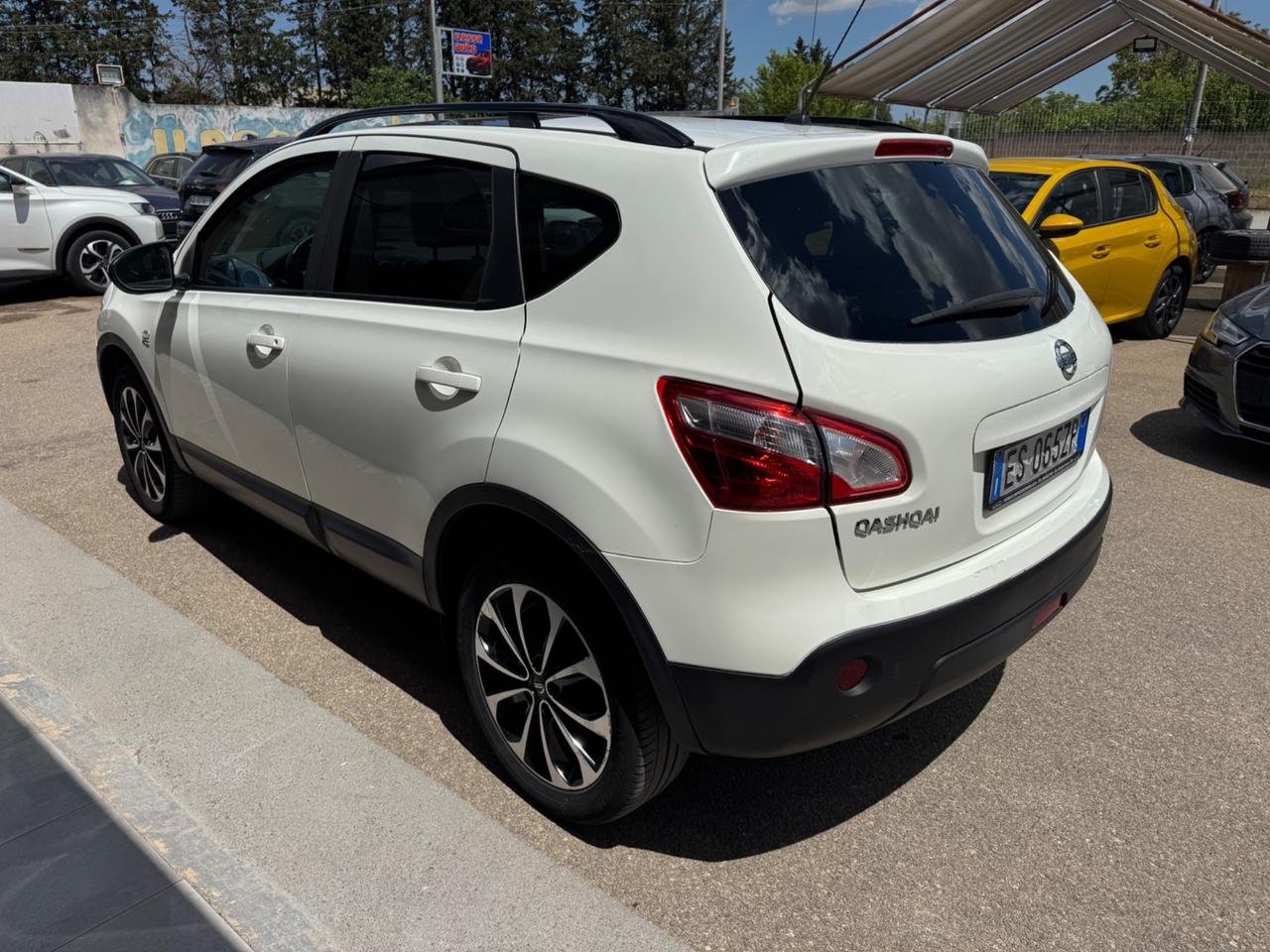 Nissan Qashqai 1.6 dCi N-tec 360 Navi Pelle Tetto Catena nuova