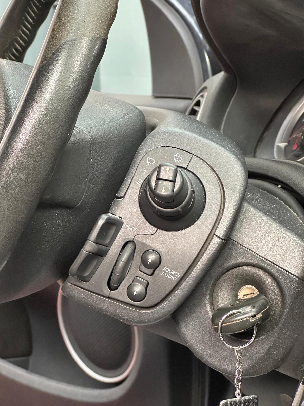 Renault Clio 1.2 16V 5 porte Le Iene