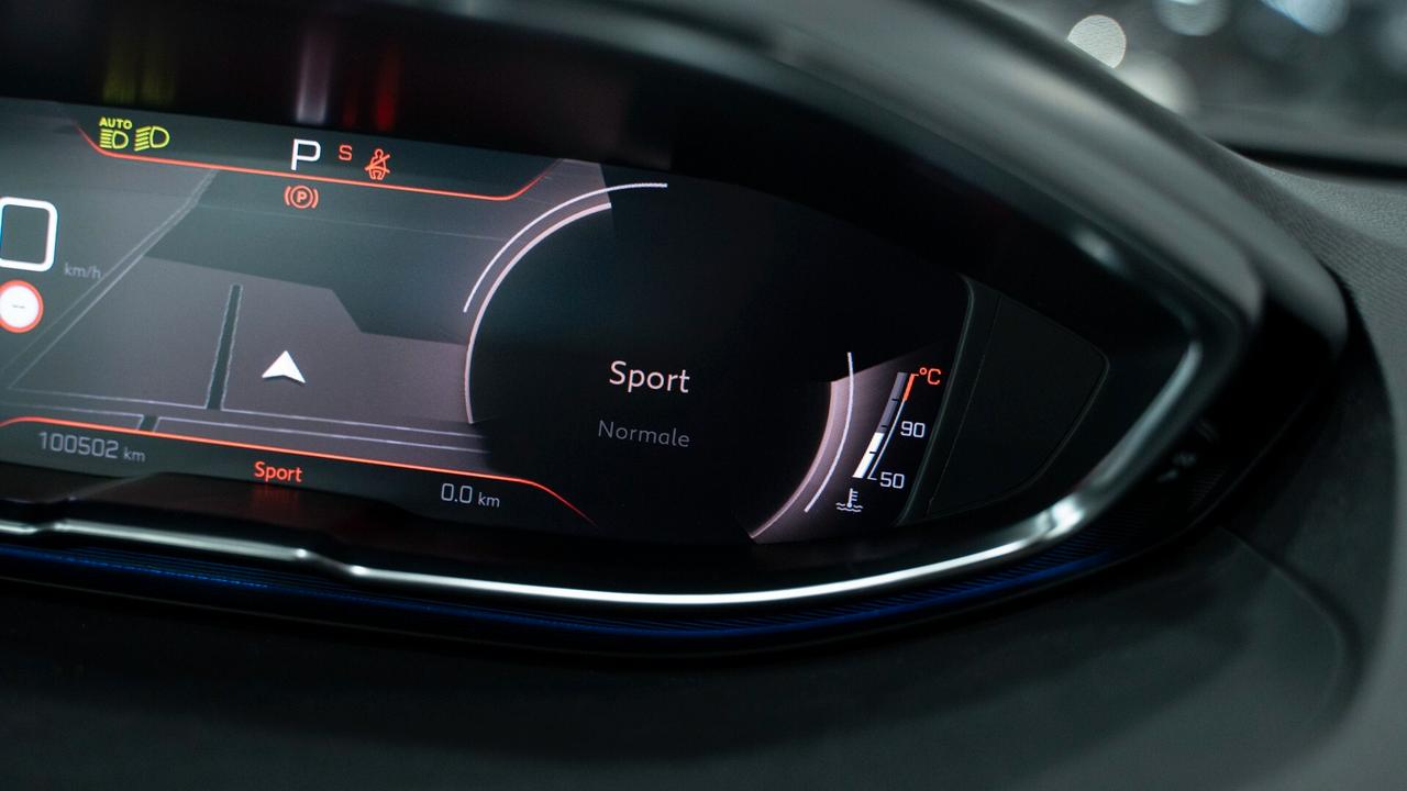 Peugeot 3008 1.5 BLUEHDI GT PACK SES 131 CV EAT8 AUTO VIRTUAL FULL OPTIONAL