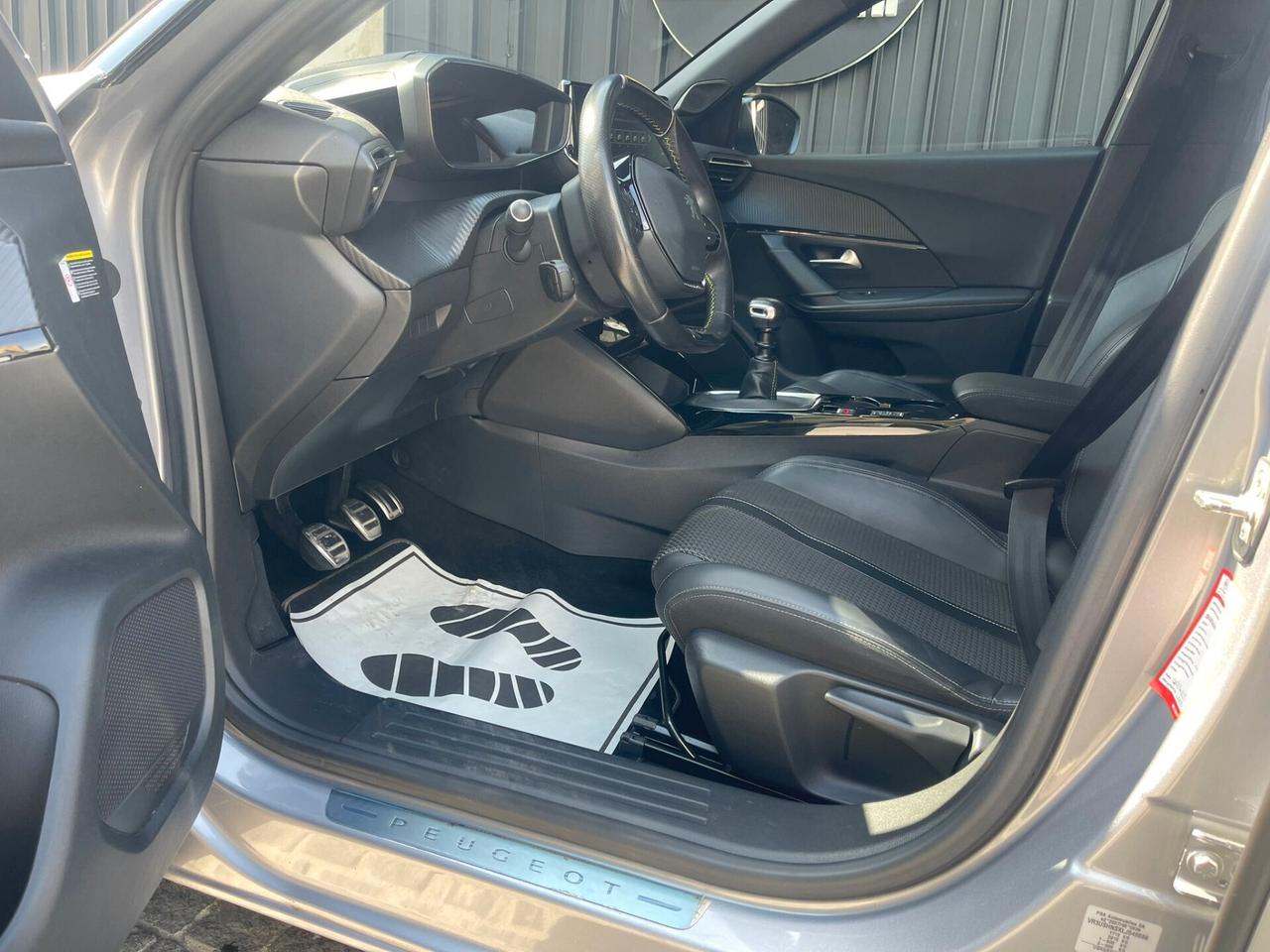 Peugeot 2008 GT LINE 1.2 Puretech Gancio traino omologato