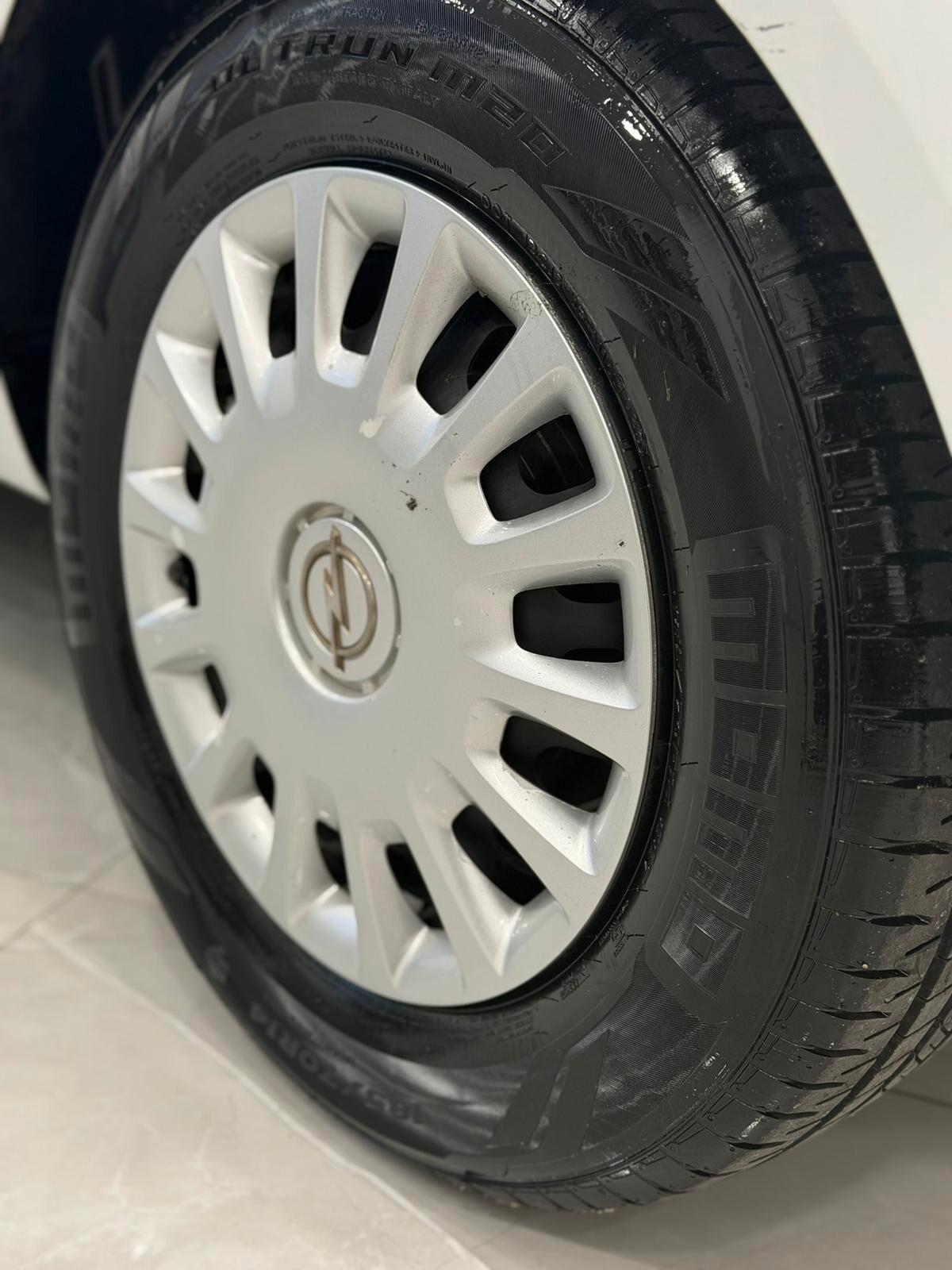 Opel Corsa 1.2cc Benzina 2011