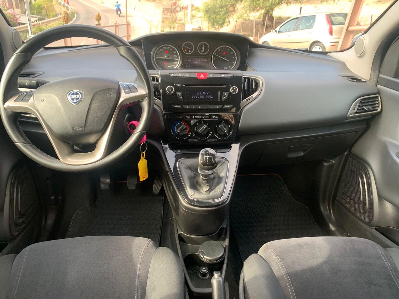 Lancia Ypsilon 1.2 69 CV 5 porte Gold