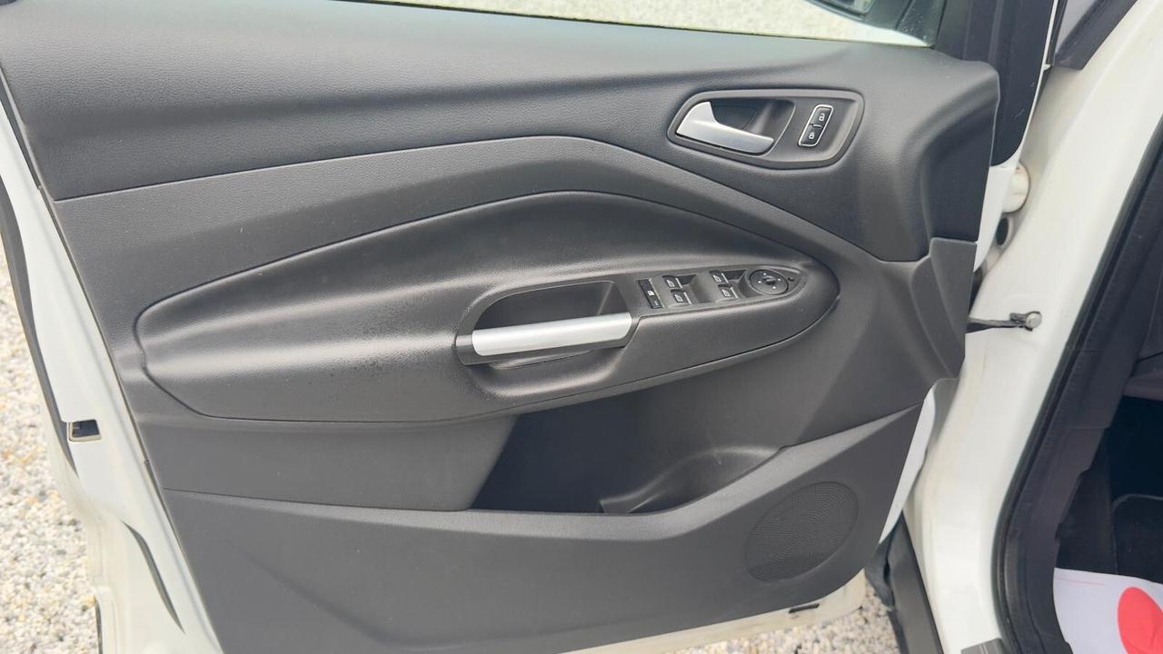 Ford Kuga 2.0 TDCI 150 CV S&S 4WD Powershift Titanium