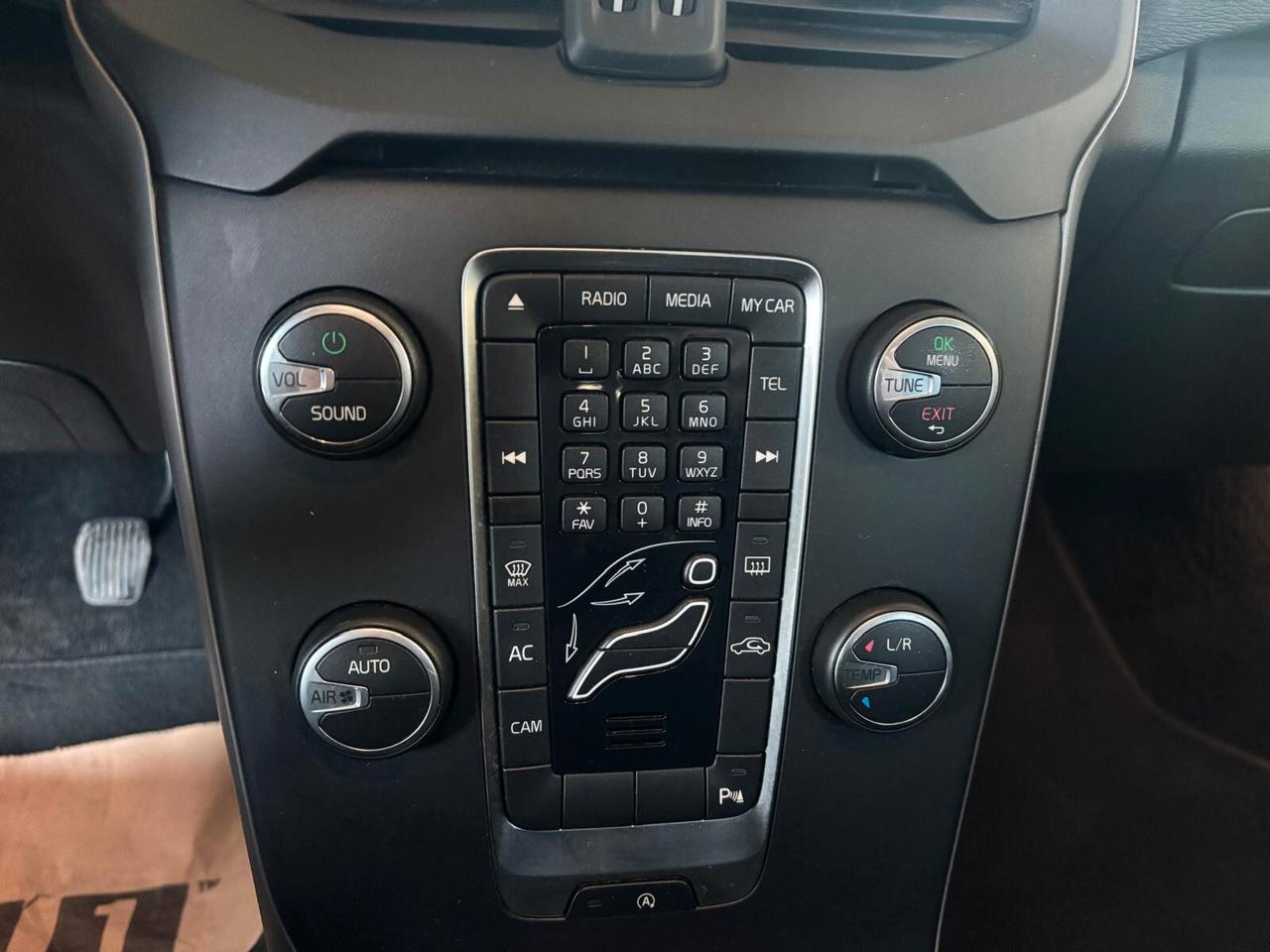 Volvo V40 D2 1.6 Summum