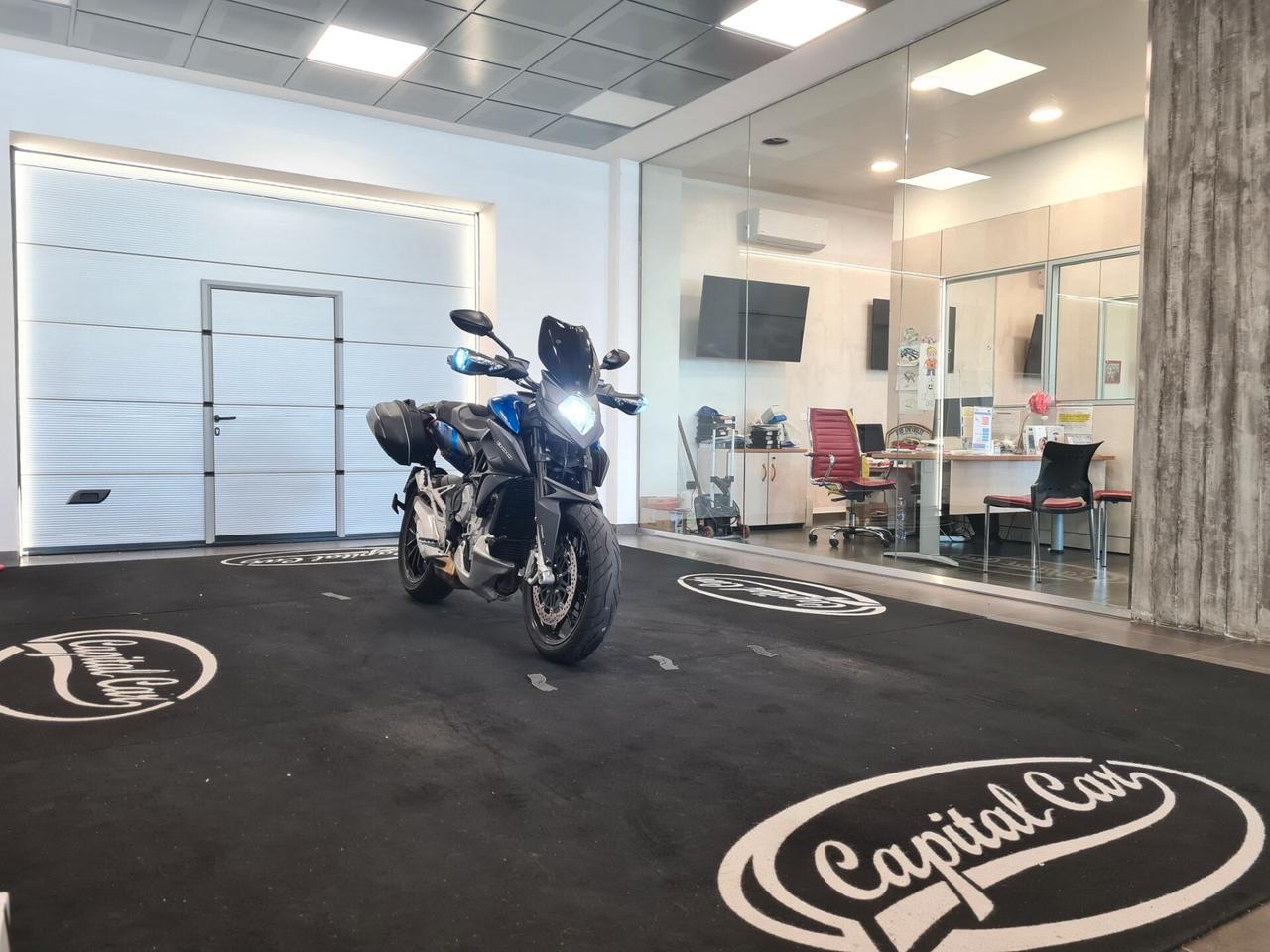 MV AGUSTA STRADALE 800