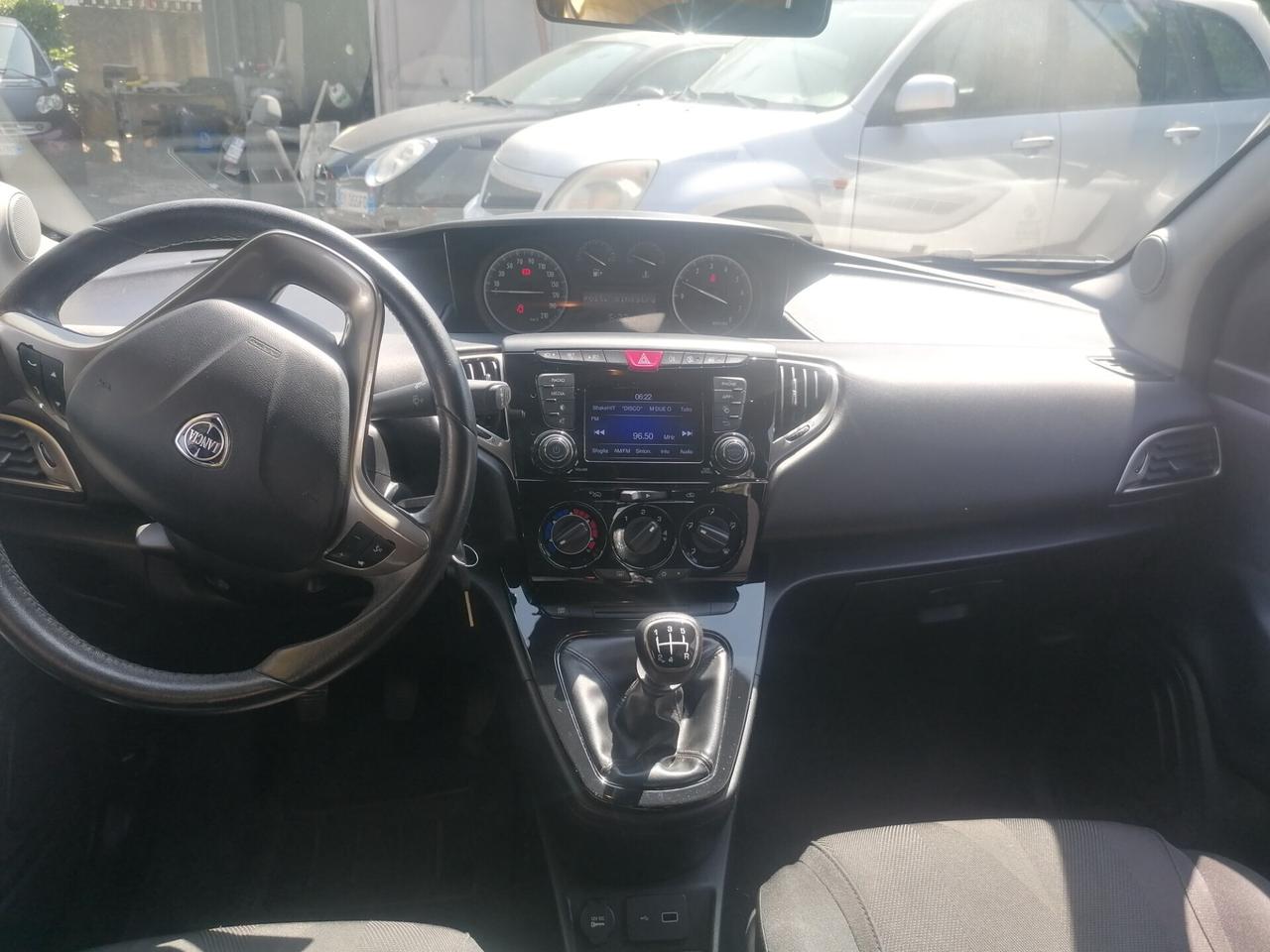 Lancia Ypsilon 1.2 69 CV 5 porte S&S Gold