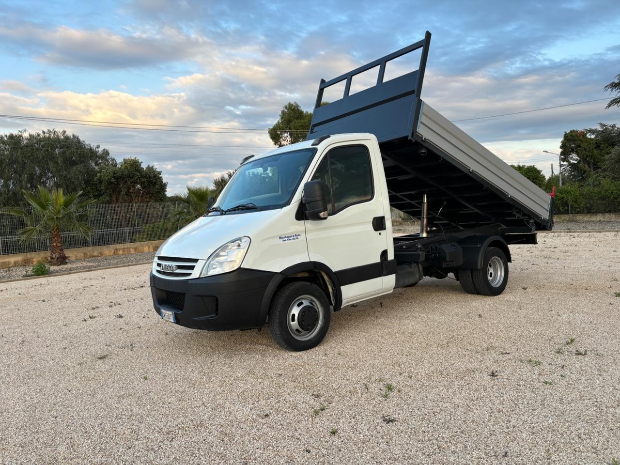 Iveco Daily 35C18 RIBALTABILE TRILATERALE