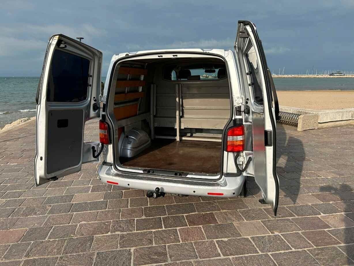 VOLKSWAGEN TRANSPORTER 2.5 TDI 130CV