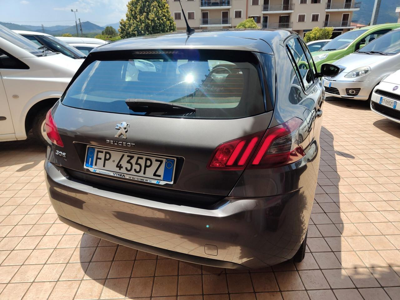 Peugeot 308 BlueHDi 130 S&S Business