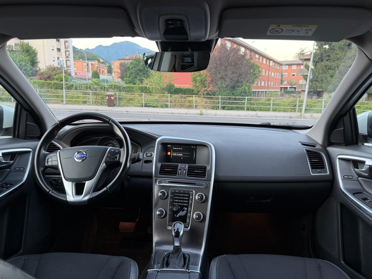 Volvo XC60 D4 AWD Geartronic R-design Momentum