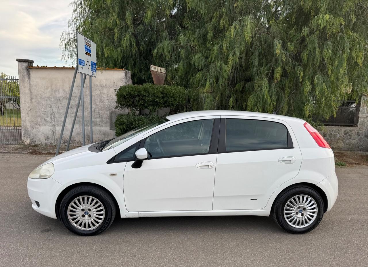 FIAT GRANDE PUNTO 1.3 DIESEL AUTOCARRO 4 PERSONE