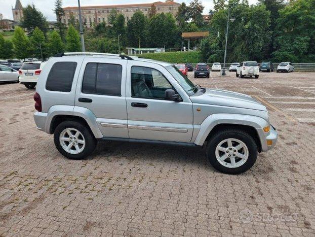 Jeep Cherokee revisionato completamente cc2800