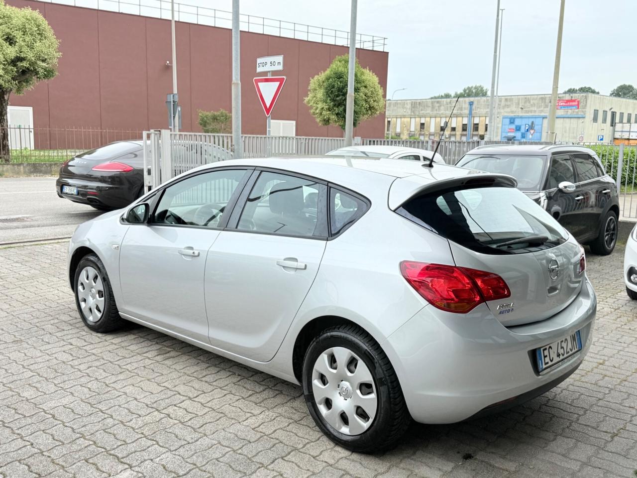 Opel Astra 1.6 115CV 5 porte Cosmo