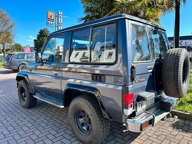 Toyota Land Cruiser lj 70