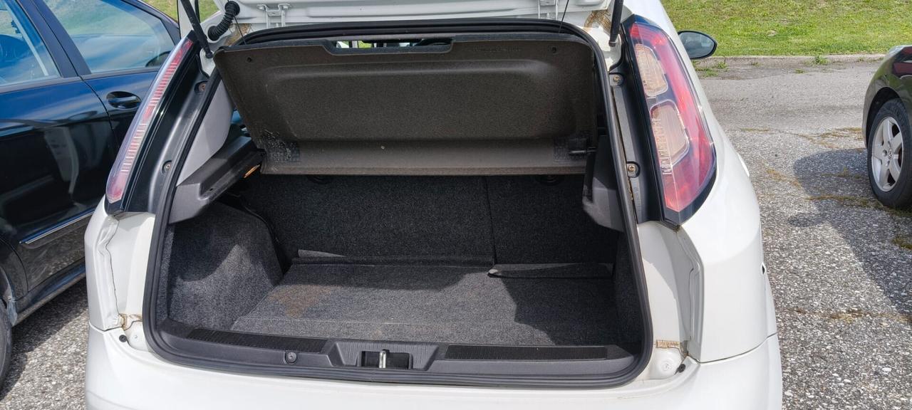 NEOPATENTATI fiat PUNTO metano MOTORE 135000 KM