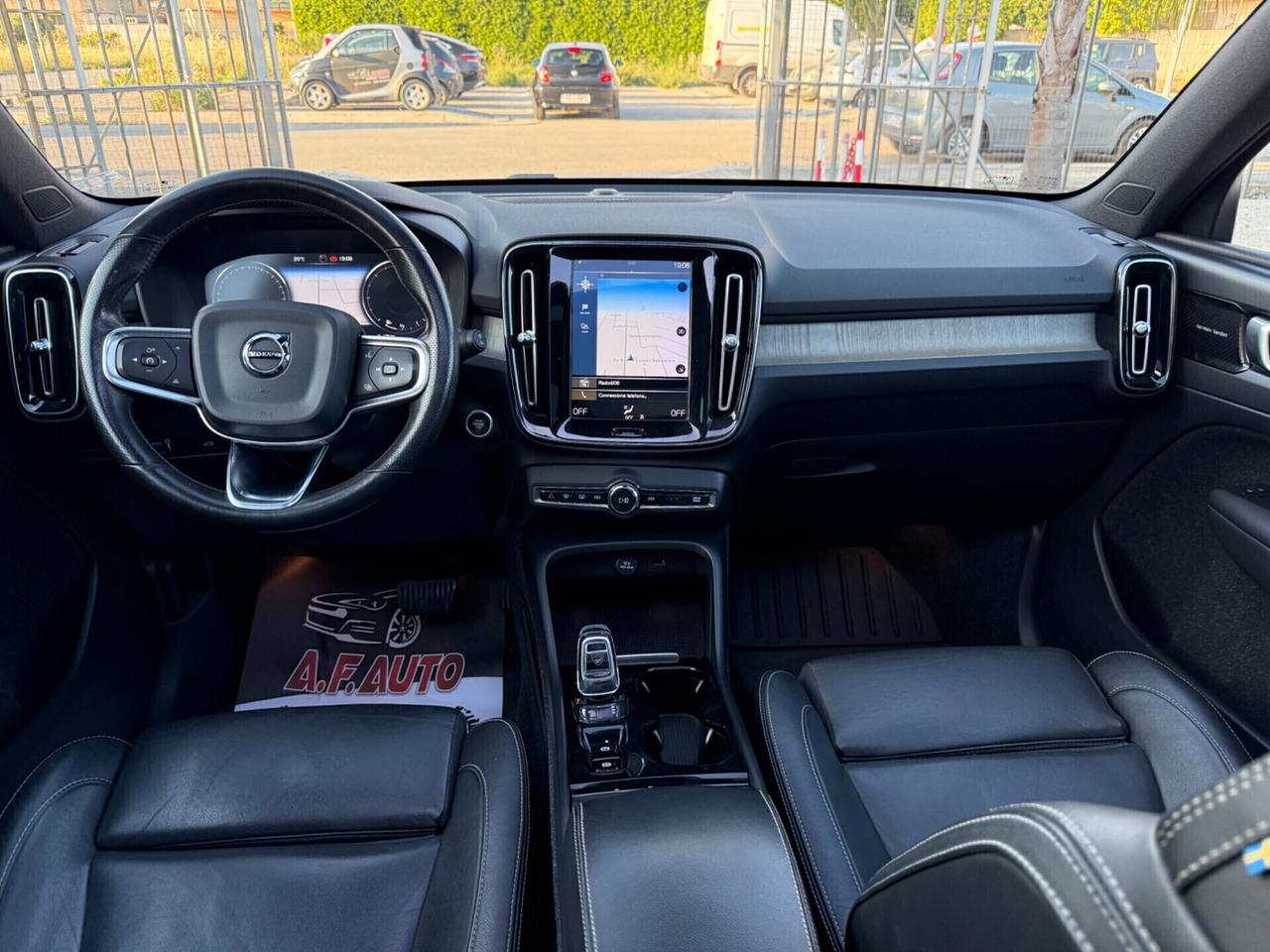 Volvo XC40 D4 AWD Geartronic R-design