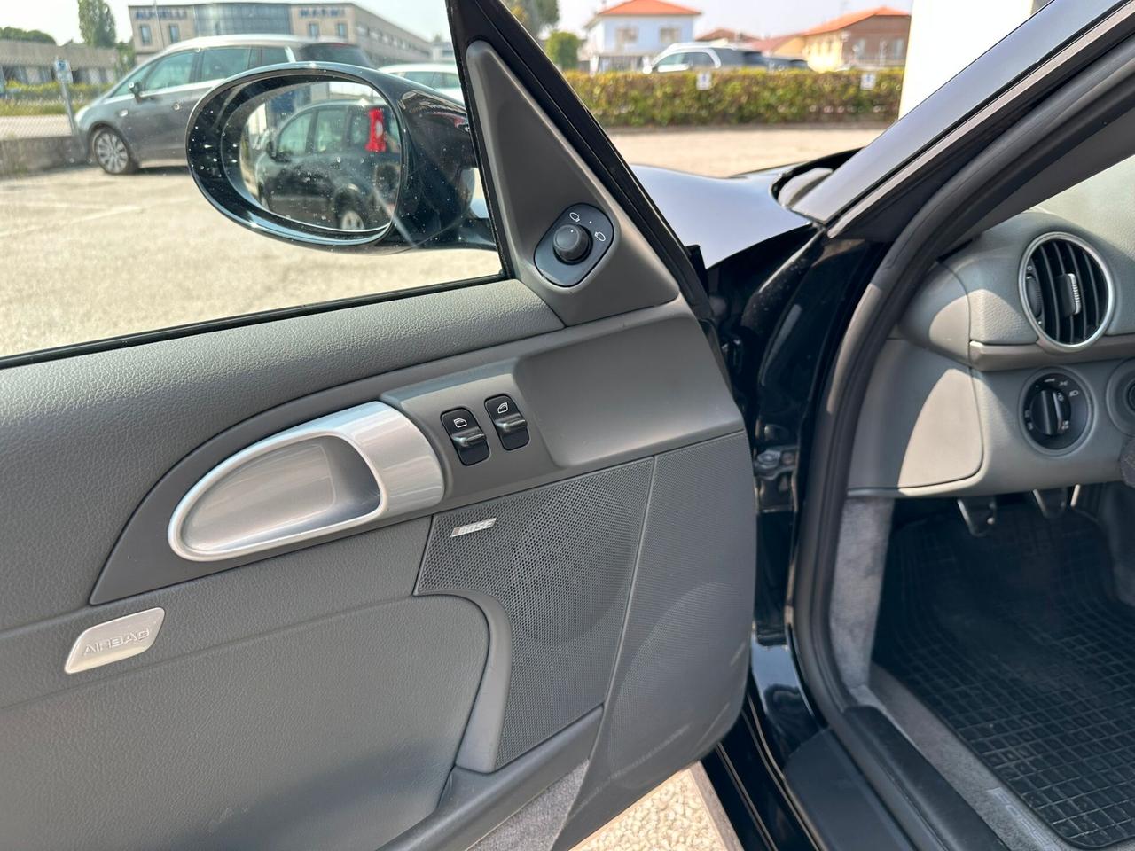 Porsche Cayman 2.7