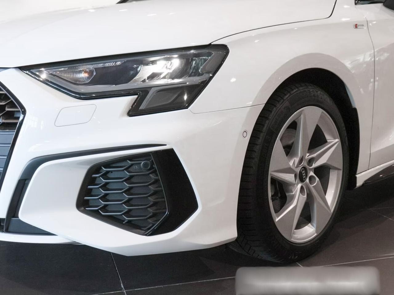 Audi A3 SPB 30 TFSI S line edition