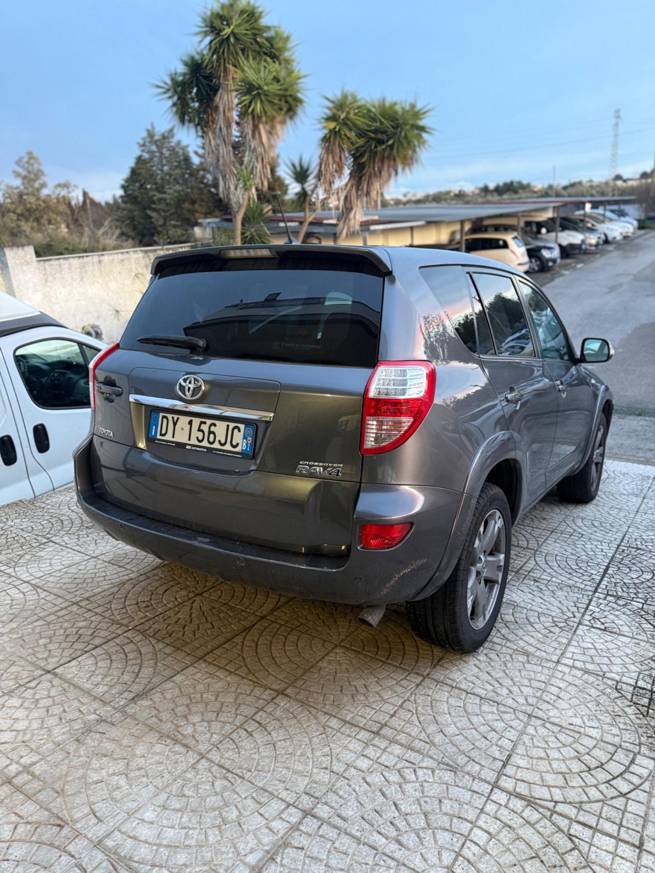 Toyota RAV4 2.2 D-4D 150 CV Luxury