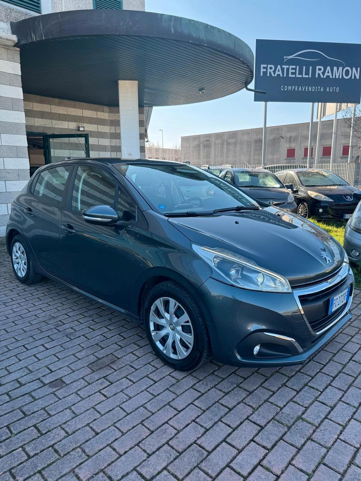 Peugeot 208 PureTech 82 5 porte Allure