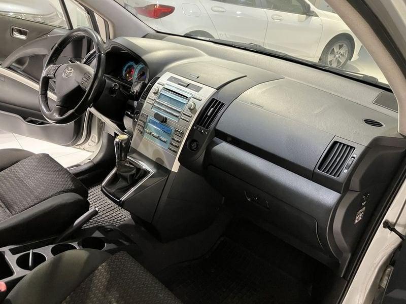 Toyota Corolla Corolla Verso 2.2 d-4d Sol 136cv N1 5p.ti Autocarro