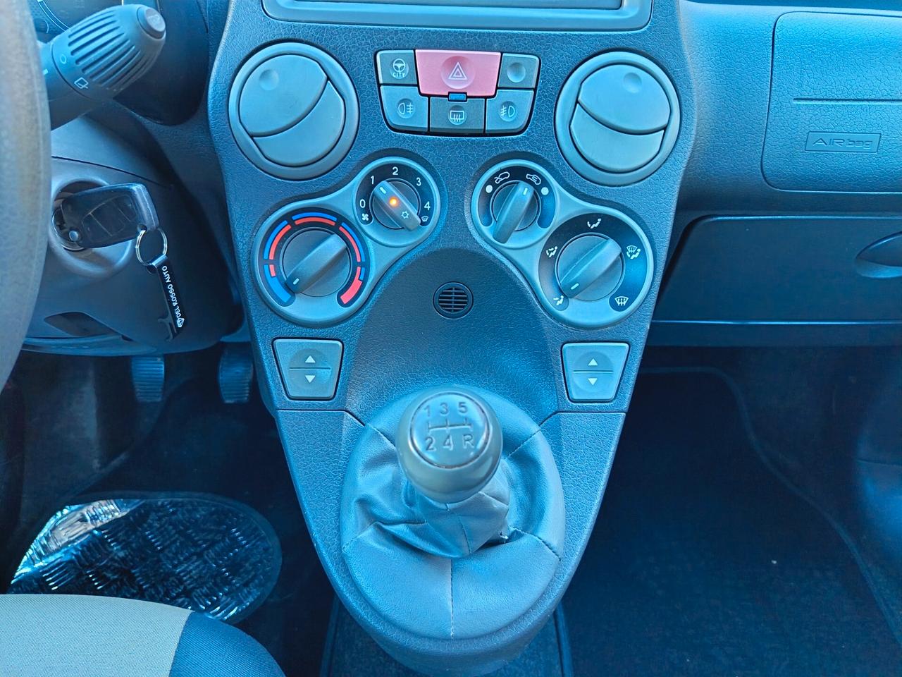 Fiat Panda 1.2 NEOPATENTATI ARIACONDIZ. SALVOSTERZO.