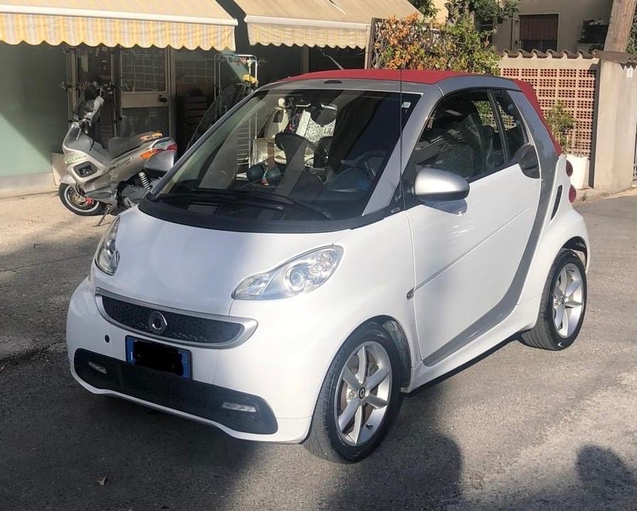 Smart ForTwo 1000 52 kW MHD cabrio pulse