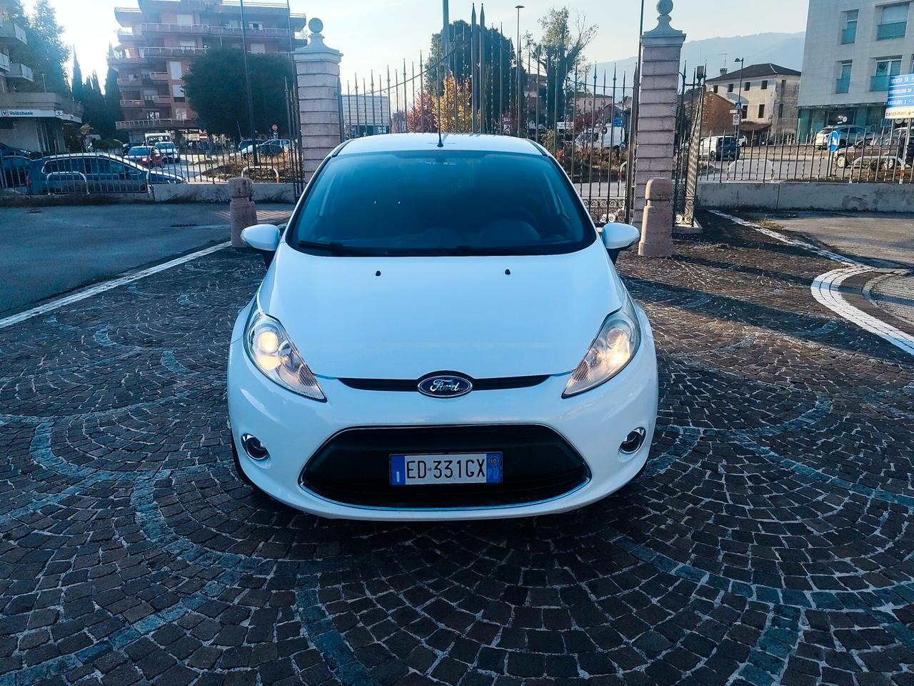 Ford Fiesta 1.4 TDCi 5p. Titanium